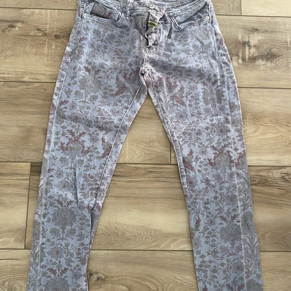Anthropologie Pilcro Floral Patterned jean capris